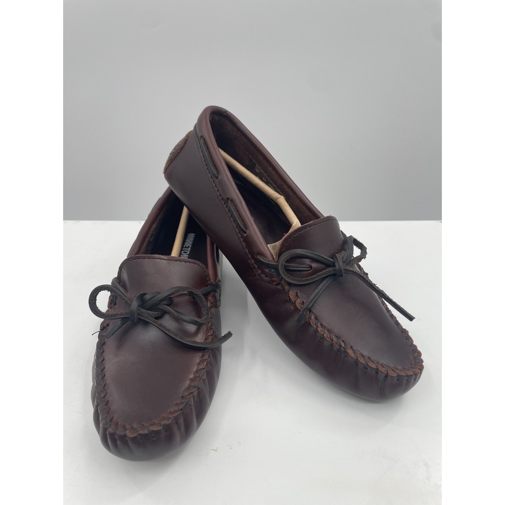 NWOT Minnetonka Moosehide Driving Moccasins Men 9.5 Brown Leather Slip-On Loafer